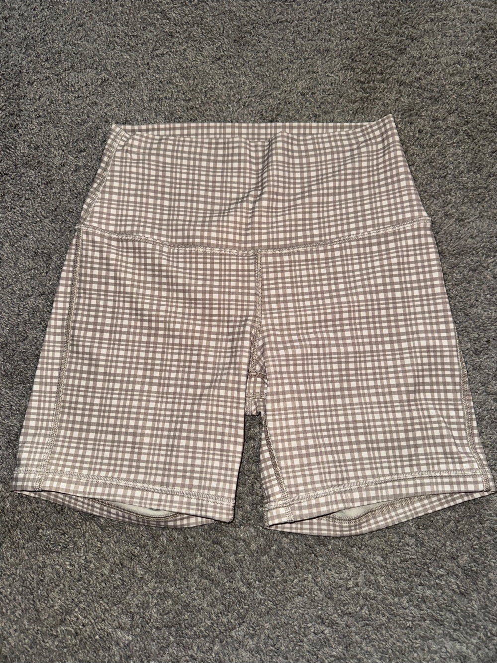 Lululemon align 6in short